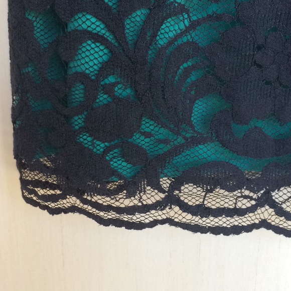 Short sleeve black & green lace dress Size 10 - Picture 5 of 8